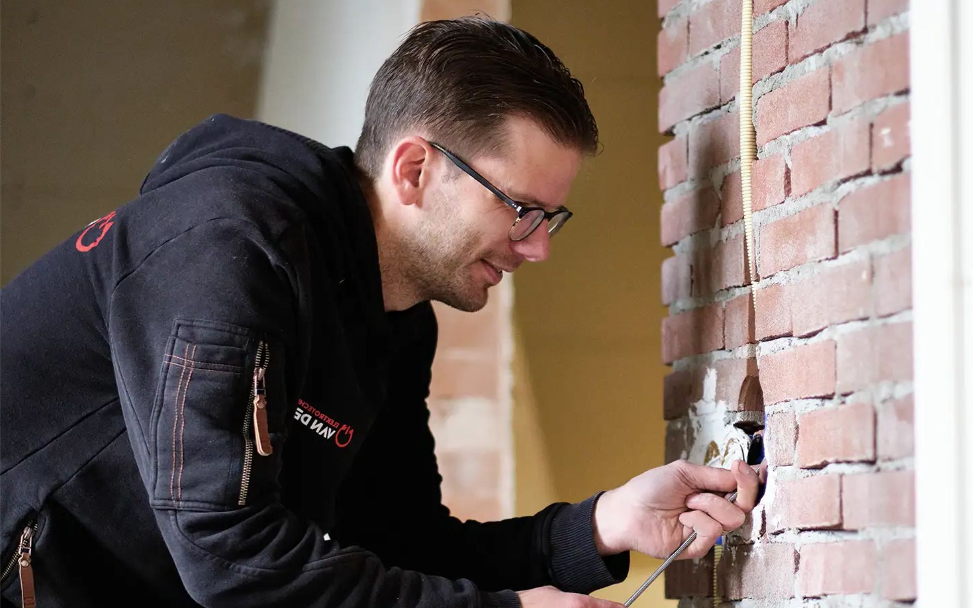 Vacature zelfstandig elektromonteur